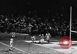 Standbild American Football Match New York United States USA, 1957, aus Sekunde 50 historischem Filmmaterial Videoclip 65675069761