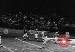 Standbild American Football Match New York United States USA, 1957, aus Sekunde 53 historischem Filmmaterial Videoclip 65675069761