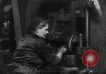 Standbild Deutsche Rüstungsproduktion Deutschland, 1941, aus Sekunde 47 historischem Filmmaterial Videoclip 65675069773