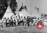 Image Native American Indian Conference sur la langue des signes Montana United States USA, 1931, de la seconde 21 séquences d'archives historiques vidéo 65675069788