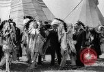 Image Native American Indian Conference sur la langue des signes Montana United States USA, 1931, de la seconde 38 séquences d'archives historiques vidéo 65675069788