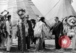 Image Native American Indian Conference sur la langue des signes Montana United States USA, 1931, de la seconde 44 séquences d'archives historiques vidéo 65675069788