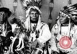 Image Indian sign language Montana United States USA, 1931, de la seconde 51 séquences d'archives historiques vidéo 65675069789