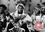 Image Indian sign language Montana United States USA, 1931, de la seconde 52 séquences d'archives historiques vidéo 65675069789