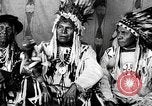 Image Indian sign language Montana United States USA, 1931, de la seconde 54 séquences d'archives historiques vidéo 65675069789