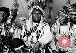 Image Indian sign language Montana United States USA, 1931, de la seconde 55 séquences d'archives historiques vidéo 65675069789