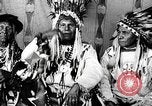Image Indian sign language Montana United States USA, 1931, de la seconde 56 séquences d'archives historiques vidéo 65675069789