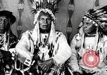 Image Indian sign language Montana United States USA, 1931, de la seconde 59 séquences d'archives historiques vidéo 65675069789