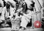 Immagine di Indian la lingua dei segni Montana United States USA, 1931, secondo 8 filmato di repertorio 65675069794