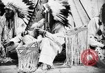 Immagine di Indian la lingua dei segni Montana United States USA, 1931, secondo 9 filmato di repertorio 65675069794