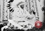 Immagine di Indian la lingua dei segni Montana United States USA, 1931, secondo 42 filmato di repertorio 65675069794