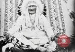Immagine di Indian la lingua dei segni Montana United States USA, 1931, secondo 56 filmato di repertorio 65675069794