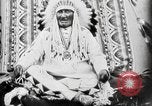 Immagine di Indian la lingua dei segni Montana United States USA, 1931, secondo 57 filmato di repertorio 65675069794