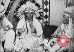 Immagine di Indian la lingua dei segni Montana United States USA, 1931, secondo 25 filmato di repertorio 65675069795