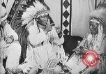 Immagine di Indian la lingua dei segni Montana United States USA, 1931, secondo 32 filmato di repertorio 65675069795