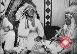 Immagine di Indian la lingua dei segni Montana United States USA, 1931, secondo 33 filmato di repertorio 65675069795