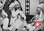 Immagine di Indian la lingua dei segni Montana United States USA, 1931, secondo 36 filmato di repertorio 65675069795