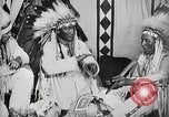 Immagine di Indian la lingua dei segni Montana United States USA, 1931, secondo 38 filmato di repertorio 65675069795