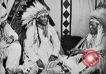 Immagine di Indian la lingua dei segni Montana United States USA, 1931, secondo 41 filmato di repertorio 65675069795