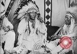 Immagine di Indian la lingua dei segni Montana United States USA, 1931, secondo 46 filmato di repertorio 65675069795