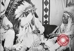 Immagine di Indian la lingua dei segni Montana United States USA, 1931, secondo 47 filmato di repertorio 65675069795
