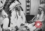Immagine di Indian la lingua dei segni Montana United States USA, 1931, secondo 48 filmato di repertorio 65675069795
