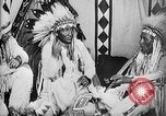 Immagine di Indian la lingua dei segni Montana United States USA, 1931, secondo 49 filmato di repertorio 65675069795