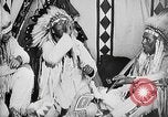 Immagine di Indian la lingua dei segni Montana United States USA, 1931, secondo 50 filmato di repertorio 65675069795