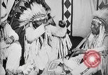 Immagine di Indian la lingua dei segni Montana United States USA, 1931, secondo 51 filmato di repertorio 65675069795