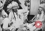 Immagine di Indian la lingua dei segni Montana United States USA, 1931, secondo 53 filmato di repertorio 65675069795