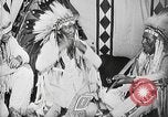 Immagine di Indian la lingua dei segni Montana United States USA, 1931, secondo 57 filmato di repertorio 65675069795