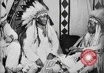Immagine di Indian la lingua dei segni Montana United States USA, 1931, secondo 58 filmato di repertorio 65675069795