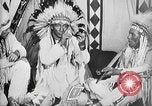 Immagine di Indian la lingua dei segni Montana United States USA, 1931, secondo 60 filmato di repertorio 65675069795