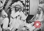 Immagine di Indian la lingua dei segni Montana United States USA, 1931, secondo 61 filmato di repertorio 65675069795