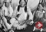 Immagine di Indian la lingua dei segni Montana United States USA, 1931, secondo 8 filmato di repertorio 65675069796