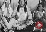 Immagine di Indian la lingua dei segni Montana United States USA, 1931, secondo 12 filmato di repertorio 65675069796