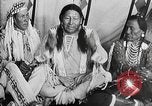Immagine di Indian la lingua dei segni Montana United States USA, 1931, secondo 21 filmato di repertorio 65675069796