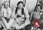 Immagine di Indian la lingua dei segni Montana United States USA, 1931, secondo 41 filmato di repertorio 65675069796