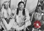 Immagine di Indian la lingua dei segni Montana United States USA, 1931, secondo 44 filmato di repertorio 65675069796