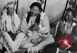Immagine di Indian la lingua dei segni Montana United States USA, 1931, secondo 60 filmato di repertorio 65675069796
