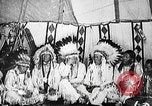 Immagine di Indian la lingua dei segni Montana United States USA, 1931, secondo 10 filmato di repertorio 65675069797