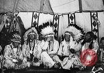 Immagine di Indian la lingua dei segni Montana United States USA, 1931, secondo 12 filmato di repertorio 65675069797