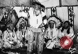 Immagine di Indian la lingua dei segni Montana United States USA, 1931, secondo 28 filmato di repertorio 65675069797
