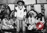 Immagine di Indian la lingua dei segni Montana United States USA, 1931, secondo 38 filmato di repertorio 65675069797