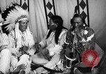 Immagine di Indian la lingua dei segni Montana United States USA, 1931, secondo 26 filmato di repertorio 65675069798