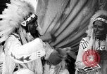 Immagine di Indian la lingua dei segni Montana United States USA, 1931, secondo 50 filmato di repertorio 65675069798