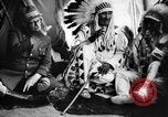 Immagine di Indian la lingua dei segni Montana United States USA, 1931, secondo 54 filmato di repertorio 65675069798
