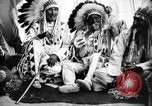 Immagine di Indian la lingua dei segni Montana United States USA, 1931, secondo 57 filmato di repertorio 65675069798