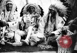 Immagine di Indian la lingua dei segni Montana United States USA, 1931, secondo 59 filmato di repertorio 65675069798