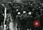 Immagine di Profughi italiani Napoli Italia, 1944, secondo 5 filmato di repertorio 65675069799